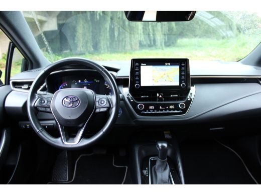 Toyota Corolla 1.8 HYBRID AUT. DYNAMIC NAVI/CAMERA/CARPLAY ActivLease financial lease