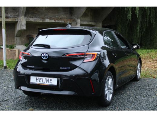 Toyota Corolla 1.8 HYBRID AUT. DYNAMIC NAVI/CAMERA/CARPLAY ActivLease financial lease