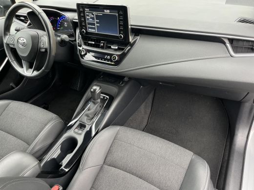 Toyota Corolla 1.8 Hybrid Dynamic | Stoelverwarming | Carplay | Keyless entry | 17 inch LM-velgen | LED koplampen | ActivLease financial lease