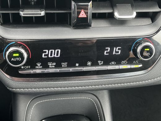 Toyota Corolla 1.8 Hybrid Dynamic | Stoelverwarming | Carplay | Keyless entry | 17 inch LM-velgen | LED koplampen | ActivLease financial lease