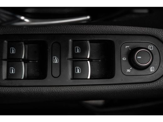 Volkswagen Amarok 3.0 TDI V6 L2H1 | 4Motion | DC | Highline | 225 PK | LED | Camera | Cruise | PDC | Trekhaak | Airco ActivLease financial lease