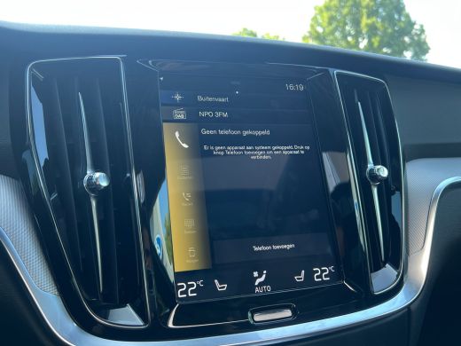 Volvo  V60 Cross Country T5 AWD Pro | Trekhaak | Panoramadak | Apple carplay/Android auto | Massage Stoelen ... ActivLease financial lease