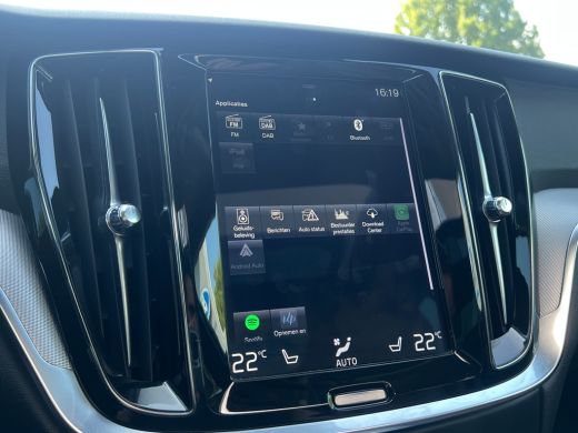 Volvo  V60 Cross Country T5 AWD Pro | Trekhaak | Panoramadak | Apple carplay/Android auto | Massage Stoelen ... ActivLease financial lease