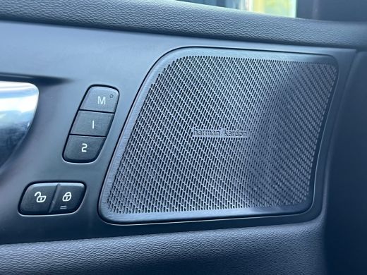 Volvo  V60 Cross Country T5 AWD Pro | Trekhaak | Panoramadak | Apple carplay/Android auto | Massage Stoelen ... ActivLease financial lease