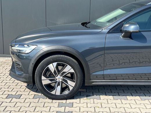 Volvo  V60 Cross Country T5 AWD Pro | Trekhaak | Panoramadak | Apple carplay/Android auto | Massage Stoelen ... ActivLease financial lease