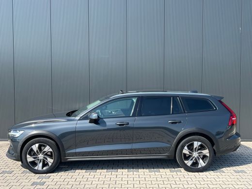 Volvo  V60 Cross Country T5 AWD Pro | Trekhaak | Panoramadak | Apple carplay/Android auto | Massage Stoelen ... ActivLease financial lease