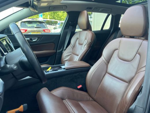 Volvo  V60 Cross Country T5 AWD Pro | Trekhaak | Panoramadak | Apple carplay/Android auto | Massage Stoelen ... ActivLease financial lease