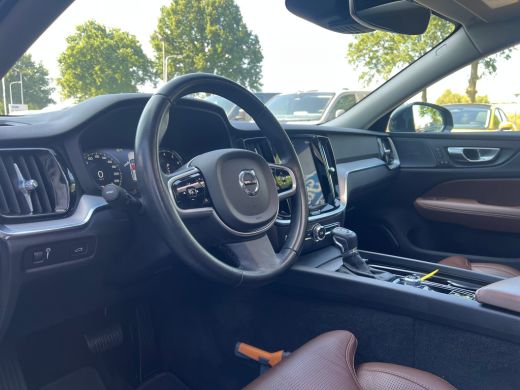 Volvo  V60 Cross Country T5 AWD Pro | Trekhaak | Panoramadak | Apple carplay/Android auto | Massage Stoelen ... ActivLease financial lease