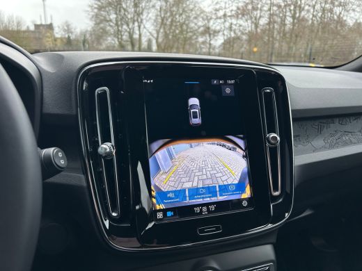 Volvo  XC40 Single Motor Extened Range Core 82 kWh | Achteruitrijcamera | Apple Carplay/Android Auto|telefoon... ActivLease financial lease