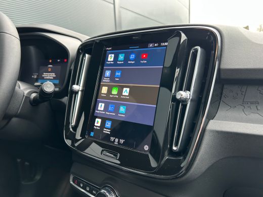 Volvo  XC40 Single Motor Extened Range Core 82 kWh | Achteruitrijcamera | Apple Carplay/Android Auto|telefoon... ActivLease financial lease