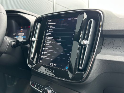 Volvo  XC40 Single Motor Extened Range Core 82 kWh | Achteruitrijcamera | Apple Carplay/Android Auto|telefoon... ActivLease financial lease