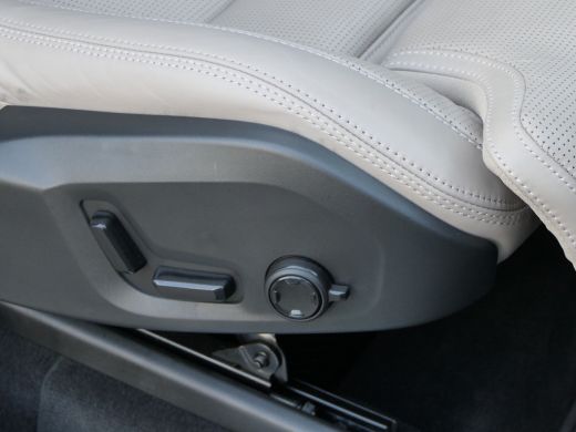 Volvo  XC90 T8 Plug-in hybrid AWD Plus Dark | Stoelventilatie | Bowers&Wilkins | Trekhaak | 360 Graden Camera... ActivLease financial lease