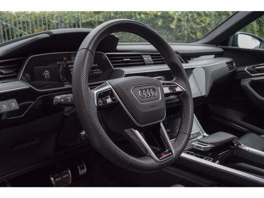 Audi SQ8 Quattro 371kW / Luchtvering/ Standkachel/ Bang & Olufsen Sound System/ Panoramadak/ Trekhaak/ 371... ActivLease financial lease