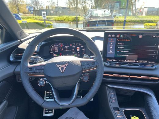 CUPRA Terramar 1.5 TSI e-Hybrid VZ Performance | Pano dak | 20" inch | Trekhaak | 272 pk | Sennheiser Audio | HU... ActivLease financial lease