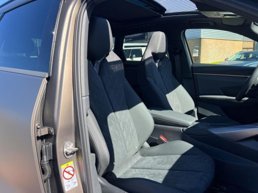 CUPRA Terramar 1.5 TSI e-Hybrid VZ Performance | Pano dak | 20" inch | Trekhaak | 272 pk | Sennheiser Audio | HU... ActivLease financial lease
