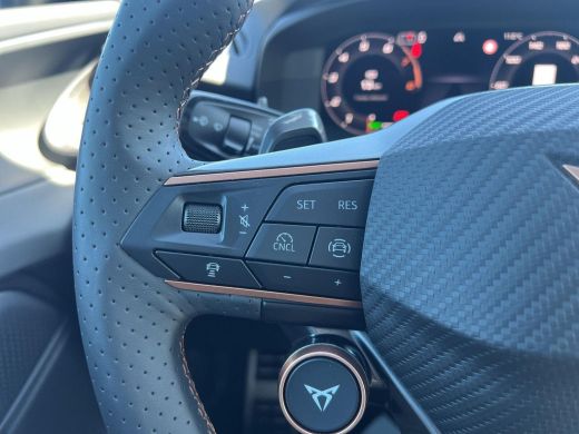CUPRA Terramar 1.5 TSI e-Hybrid VZ Performance | Pano dak | 20" inch | Trekhaak | 272 pk | Sennheiser Audio | HU... ActivLease financial lease
