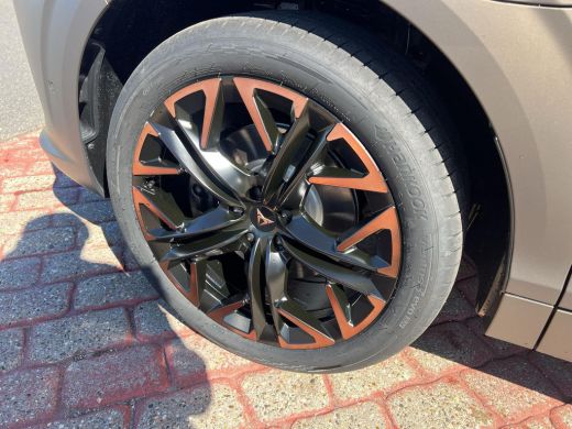 CUPRA Terramar 1.5 TSI e-Hybrid VZ Performance | Pano dak | 20" inch | Trekhaak | 272 pk | Sennheiser Audio | HU... ActivLease financial lease