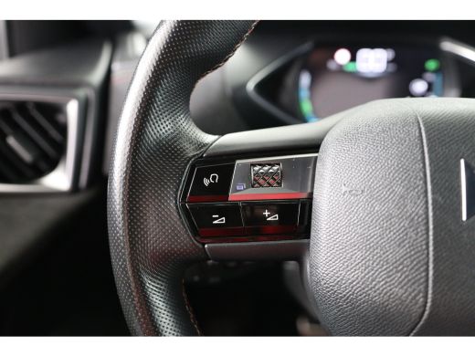 DS DS 3 Crossback E-Tense Business 50 kWh | SOH 94% | Navi | Camera | Stoelverwarming | Clima | Parkeerse... ActivLease financial lease