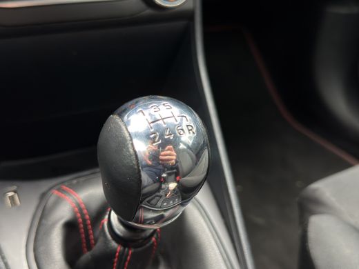 Ford Fiesta 1.0 EcoBoost ST-Line Parkeersensoren | 17" lmv | Climate control | Carplay/android | ActivLease financial lease