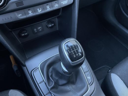 Hyundai Kona 1.0T Essence Climate | Camera | Sensoren | Navigatie ActivLease financial lease