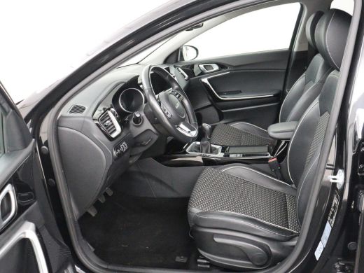 Kia Ceed 1.0 T-GDi DynamicPlusLine | Stoel & stuurverwarming | Trekhaak | Adaptive cruise | Camera | Carpl... ActivLease financial lease