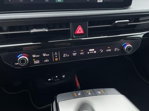 Kia EV6 Light Edition 63 kWh | Achteruitrijcamera | Stoel Stuur verwarming | Adaptive cruise | ActivLease financial lease