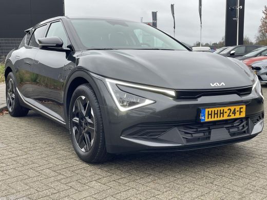 Kia EV6 Light Edition 63 kWh | Achteruitrijcamera | Stoel Stuur verwarming | Adaptive cruise | ActivLease financial lease