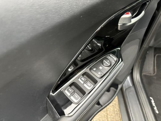 Kia Niro 1.6 GDi PHEV DynamicLine bel voor afspraak / info ActivLease financial lease