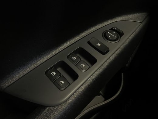 Kia Stonic 1.0 T-GDi MHEV DynamicLine | BTW ! ! | CarPlay | Camera | Cruise ActivLease financial lease