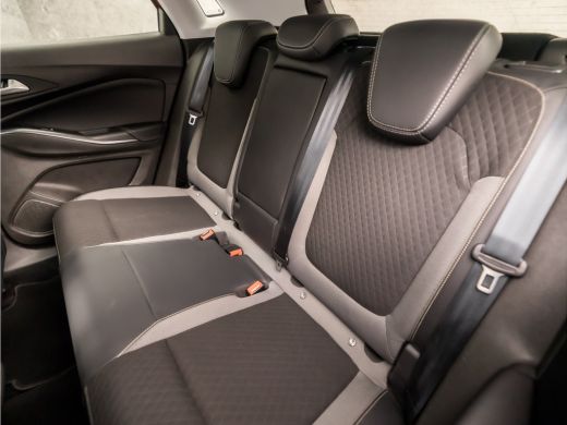 Opel Grandland X 1.6 Turbo Hybrid Innovation Sport 229Pk Automaat (APPLE CARPLAY, ZWART DAK, GROOT NAVI, 360 CAMER... ActivLease financial lease