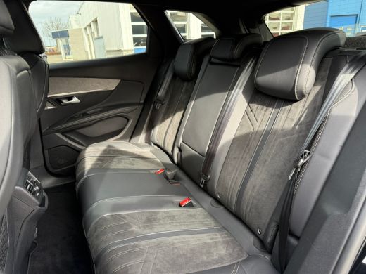 Peugeot 3008 GT Alcantara stoelen | Adeptieve cruise control | Focal | Elektrische stoelen met massage en verw... ActivLease financial lease