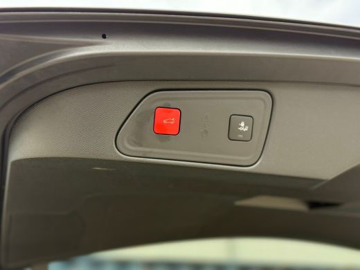 Peugeot 3008 GT Alcantara stoelen | Adeptieve cruise control | Focal | Elektrische stoelen met massage en verw... ActivLease financial lease