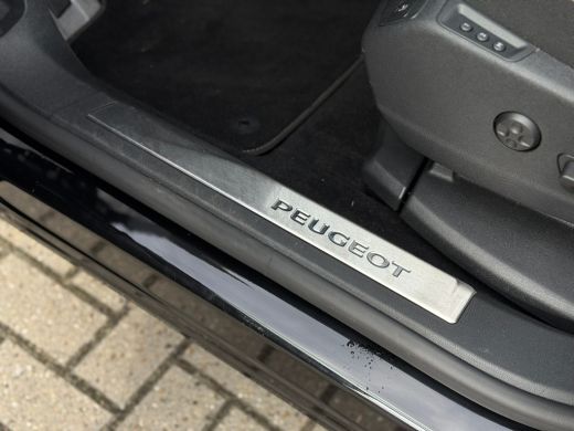 Peugeot 3008 GT Alcantara stoelen | Adeptieve cruise control | Focal | Elektrische stoelen met massage en verw... ActivLease financial lease