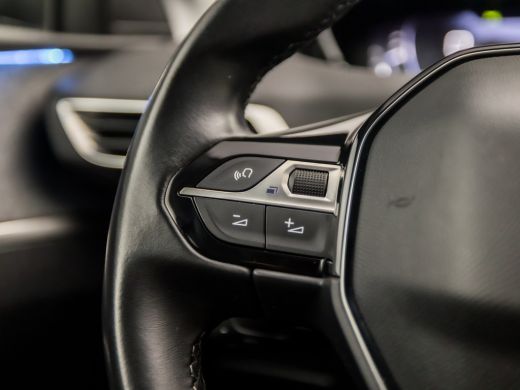 Peugeot 5008 1.2 PureTech Allure Sport 7 Persoons (APPLE CARPLAY, GROOT NAVI, 360 CAMERA, LEDER, ADAPTIVE CRUI... ActivLease financial lease