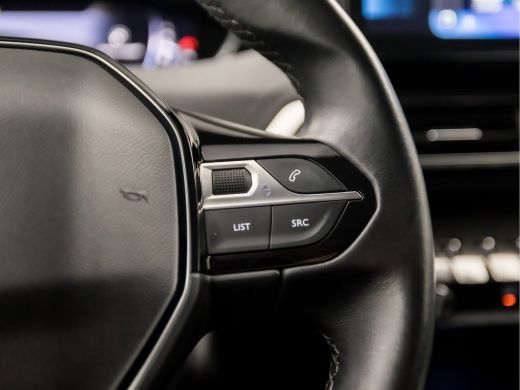 Peugeot 5008 1.2 PureTech Allure Sport 7 Persoons (APPLE CARPLAY, GROOT NAVI, 360 CAMERA, LEDER, ADAPTIVE CRUI... ActivLease financial lease