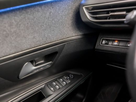 Peugeot 5008 1.2 PureTech Allure Sport 7 Persoons (APPLE CARPLAY, GROOT NAVI, 360 CAMERA, LEDER, ADAPTIVE CRUI... ActivLease financial lease