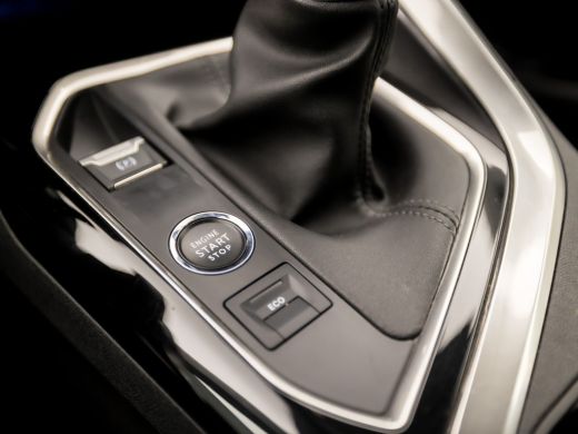 Peugeot 5008 1.2 PureTech Allure Sport 7 Persoons (APPLE CARPLAY, GROOT NAVI, 360 CAMERA, LEDER, ADAPTIVE CRUI... ActivLease financial lease