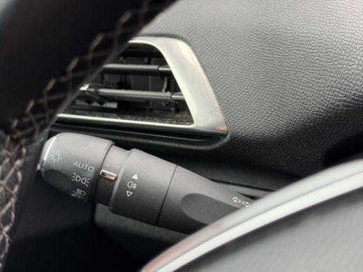 Peugeot 5008 1.2 PureTech Blue Lease Allure Camera | Parkeersensoren | 7 zits | Full map navigatie | Carplay/a... ActivLease financial lease