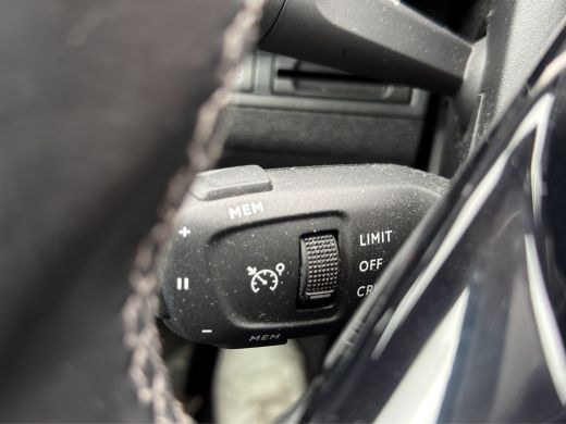 Peugeot 5008 1.2 PureTech Blue Lease Allure Camera | Parkeersensoren | 7 zits | Full map navigatie | Carplay/a... ActivLease financial lease