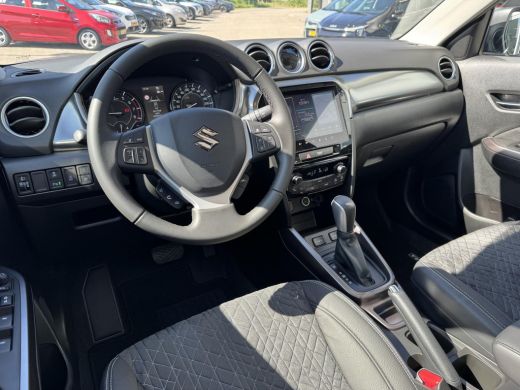 Suzuki Vitara 1.4 Boosterjet Style Hybrid Automaat Betreft een Demo. Direct leverbaar ActivLease financial lease