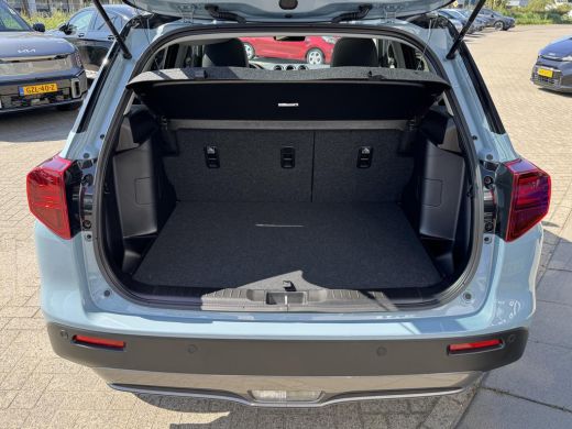 Suzuki Vitara 1.4 Boosterjet Style Hybrid Automaat Betreft een Demo. Direct leverbaar ActivLease financial lease