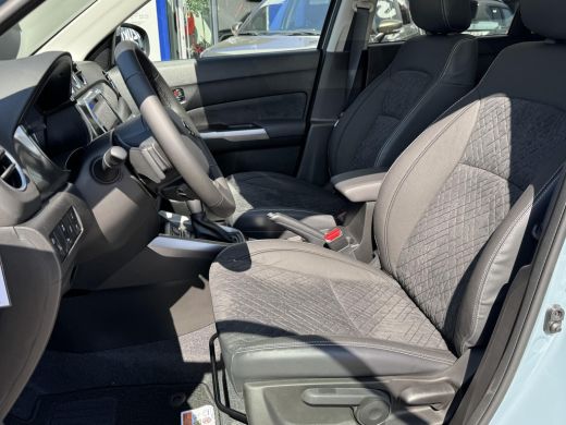 Suzuki Vitara 1.4 Boosterjet Style Hybrid Automaat Betreft een Demo. Direct leverbaar ActivLease financial lease