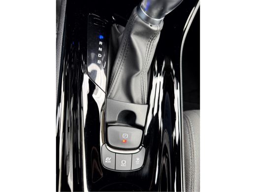 Toyota C-HR 1.8 Hybrid Dynamic Led, Navi, Camera, 18''Lmv ActivLease financial lease