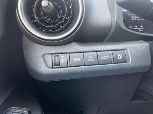 Toyota C-HR 2.0 Plug-in Hybrid 220 Executive | &euro; 2.000 extra inruilwaarde | ActivLease financial lease