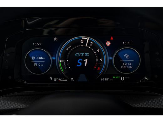 Volkswagen Golf 1.4 eHybrid GTE 245PK | Panoramadak | SOH 96% | Navi | Apple Carplay | | Apple Carplay/Android Au... ActivLease financial lease
