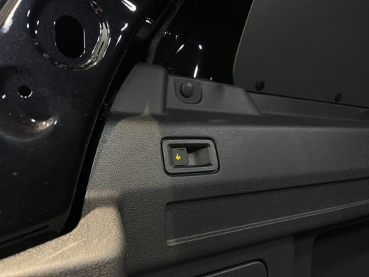 Volkswagen ID. Buzz Cargo Cargo Economy Business 77kWh 286 pk | Wegklapbare trekhaak | Achterdeuren | Achteruitrijcamera ActivLease financial lease