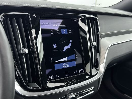 Volvo  S60 T8 Recharge R-Design | 19" | Panoramadak | Harman Kardon | 360 Camera | Full LED | Leder Dashboar... ActivLease financial lease