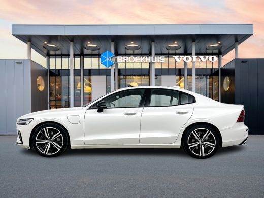 Volvo  S60 T8 Recharge R-Design | 19" | Panoramadak | Harman Kardon | 360 Camera | Full LED | Leder Dashboar... ActivLease financial lease