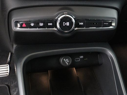 Volvo  XC40 Recharge Core | SOH 95% | Stoel & stuurverwarming | Camera | Carplay | Navigatie | Parkeerhulp | ... ActivLease financial lease