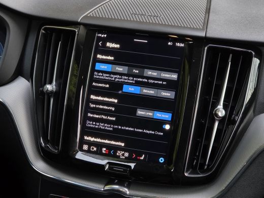 Volvo  XC60 2.0 T6 Plug-in hybrid AWD Plus Dark | Trekhaak | 360 Camera | Panoramadak | Harman/Kardon | Memory ActivLease financial lease